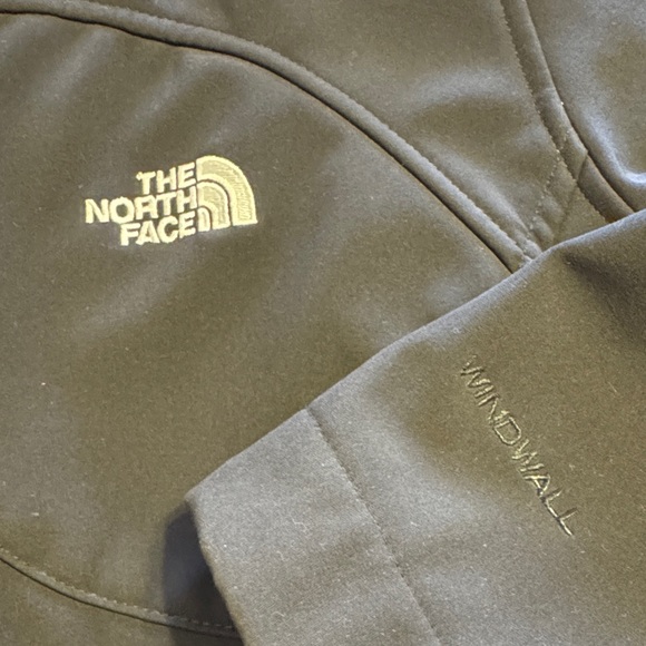 The North Face Women’s Black WindWall Softshell Jacket with Embroidered Logo - Picture 2 of 7